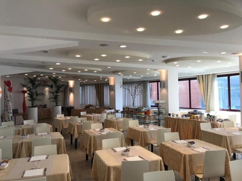 Hotel Caraibi Milano Marittima Exterior photo