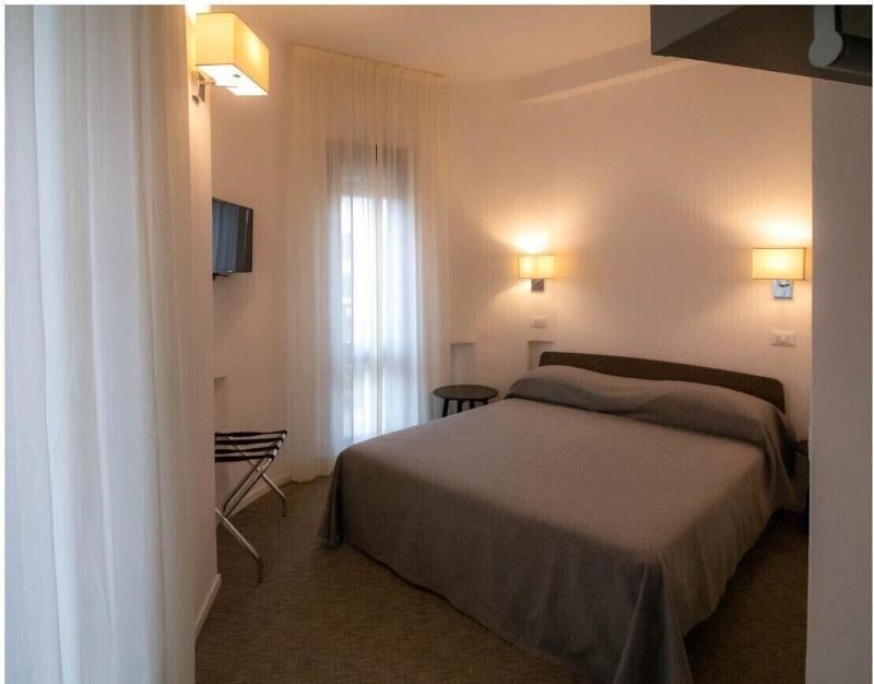 Hotel Caraibi Milano Marittima Exterior photo