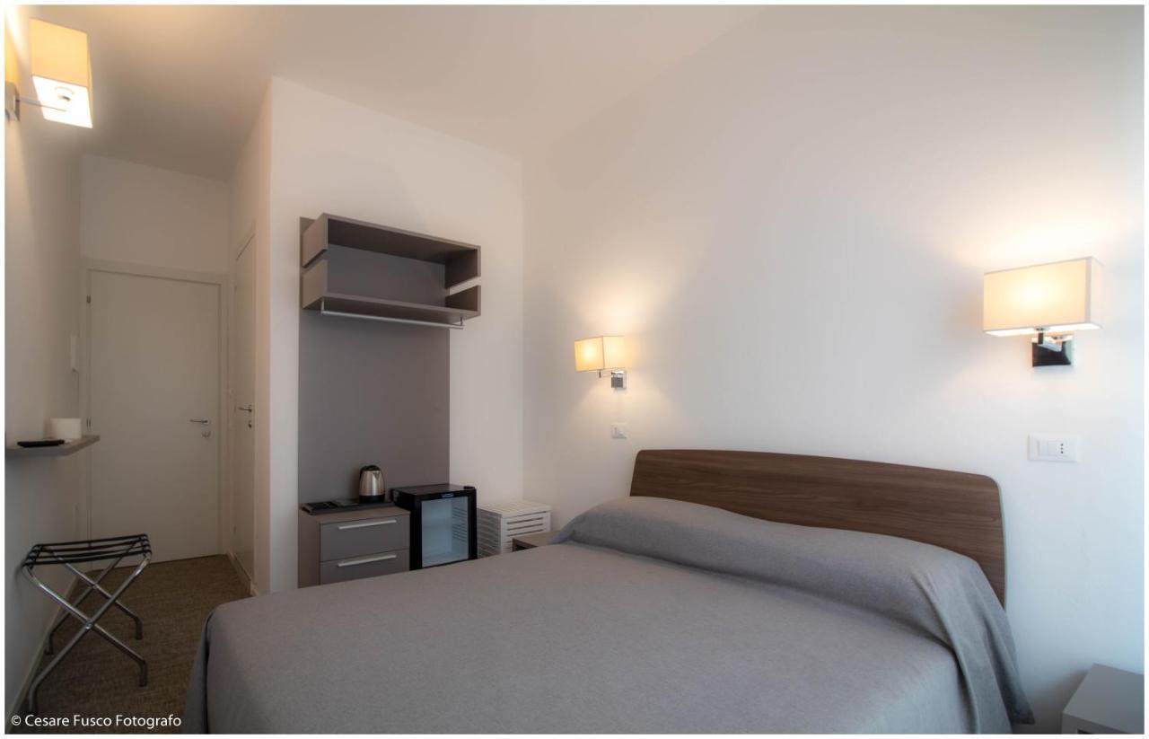 Hotel Caraibi Milano Marittima Exterior photo